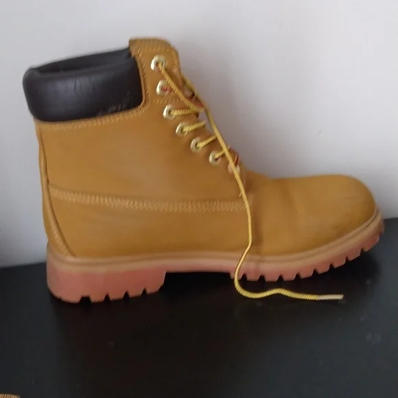 Timberland - Picture 2 of 4